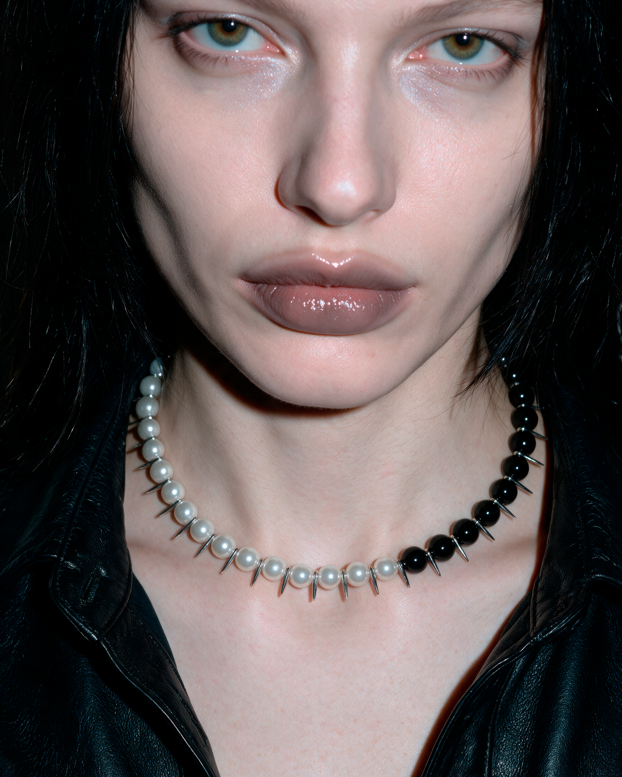 Pearl and black onyx beaded necklace with silver metal spikes